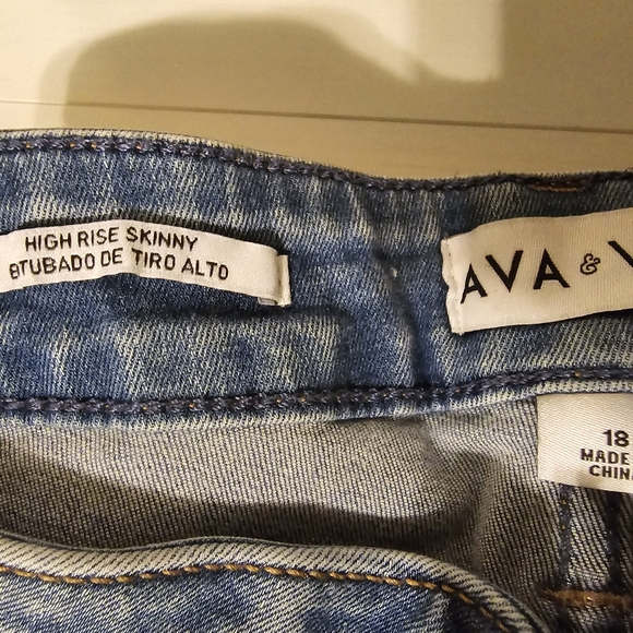 Denim - Picture 3 of 3